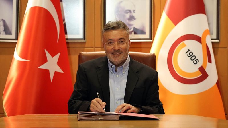 Galatasaray'da Domenec Torrent imzayı attı