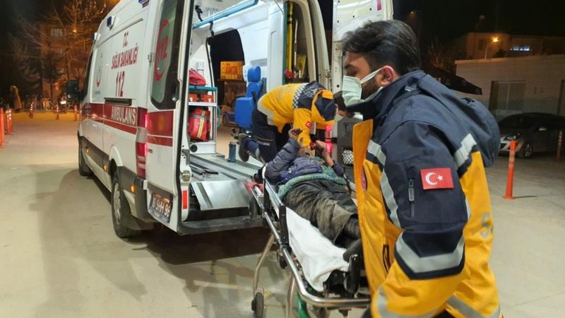 Bursa'da alkollü adam kendi yaktığı ateşte yandı