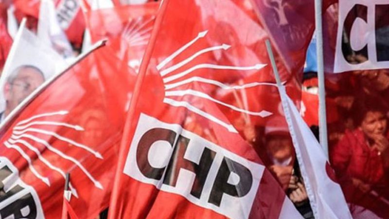 CHP'de kurultay, 1 yıl ertelendi