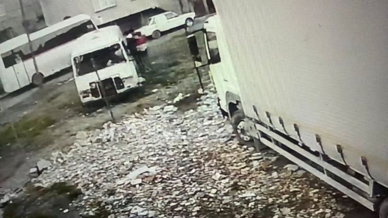 İstanbul'da minibüsü yakıp kaçtılar