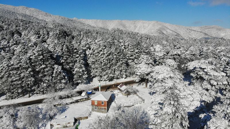 Kazdağları’nın kar manzaraları drone ile görüntülendi