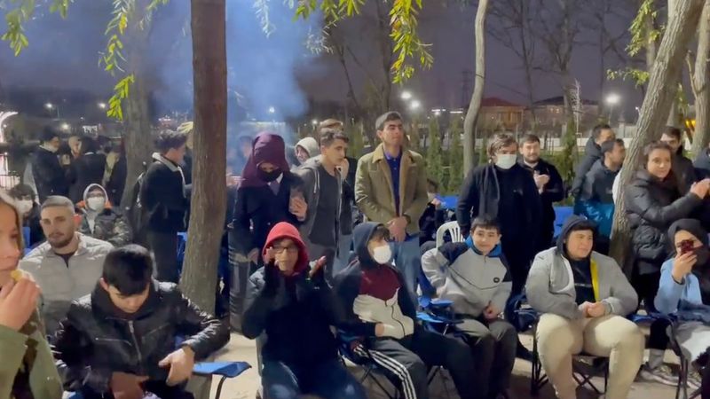 Esenler'de son sınıf lise öğrencilerine bin lira eğitim desteği