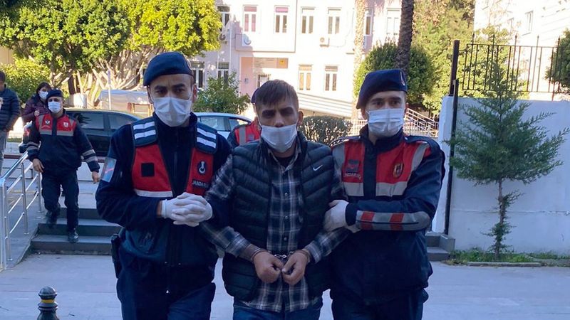 Antalya'da kaçarken jandarmaya ateş açmayı deneyen şahıs yakalandı