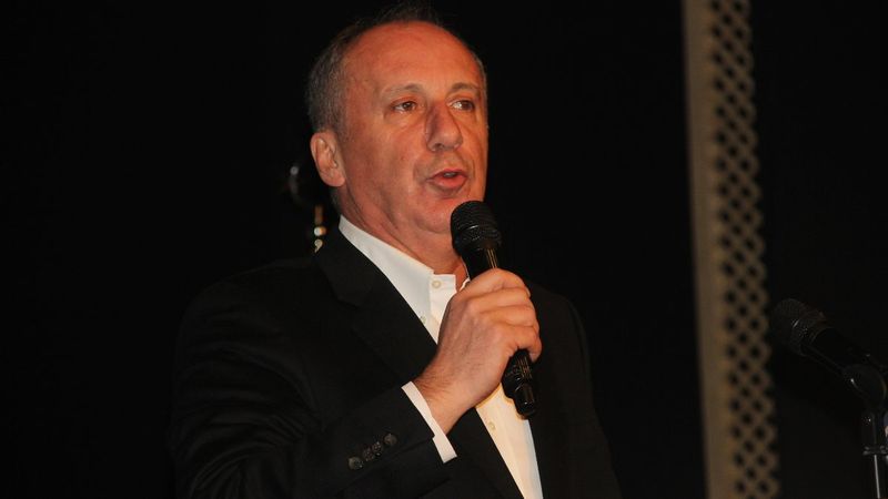 Muharrem İnce, erken seçim isteyen CHP'nin kurultay ertelemesini eleştirdi