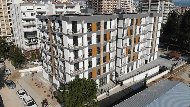 İzmir'de deprem konutları hak sahiplerine teslim ediliyor