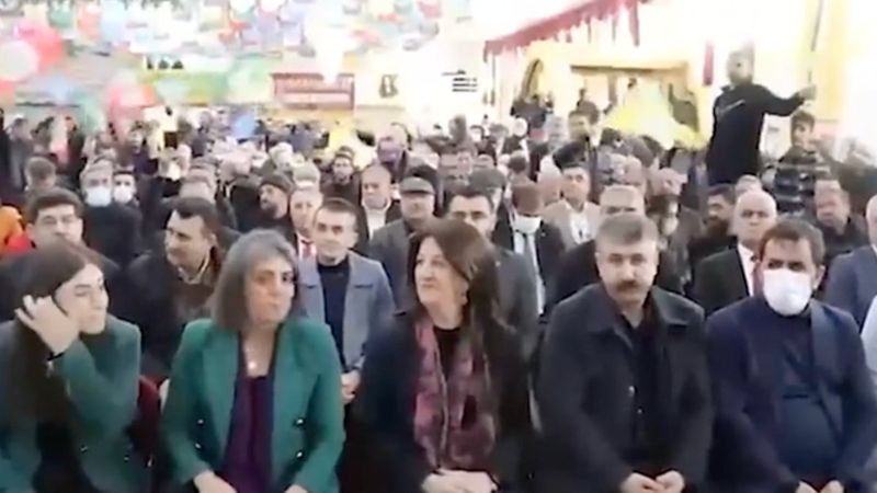 Pervin Buldan'ın katıldığı HDP kongresinde Öcalan sloganları