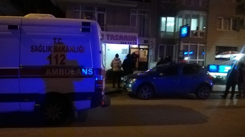 İzmir'de bir kişi evinin önünde ölü bulundu