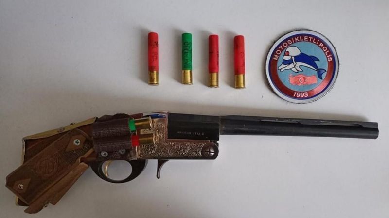 Düzce'de polisten şok uygulama