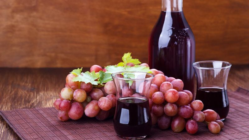 Siyah üzüm suyunun kadın sağılığına 5 olumlu etkisi