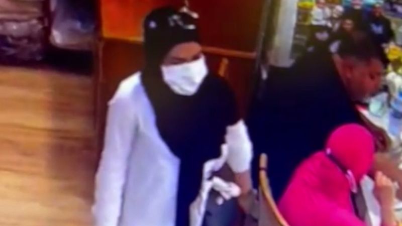 Taksim’de kadın hırsızlar turistin çantasını çaldı