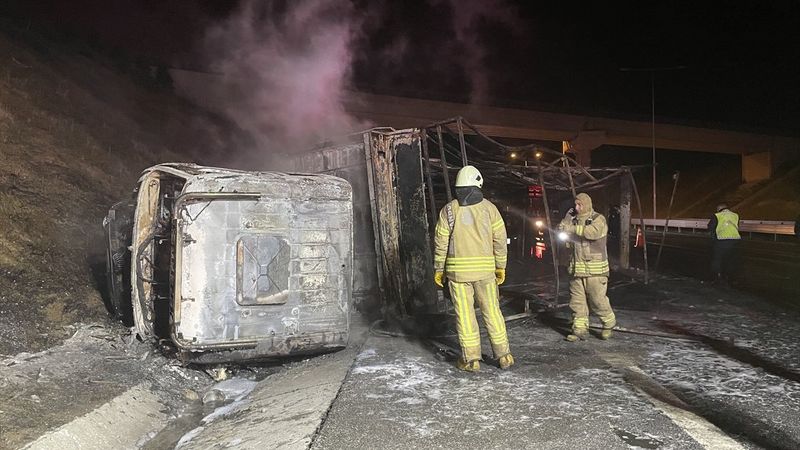 Kuzey Marmara otoyolunda kamyon alev aldı: 1 ölü