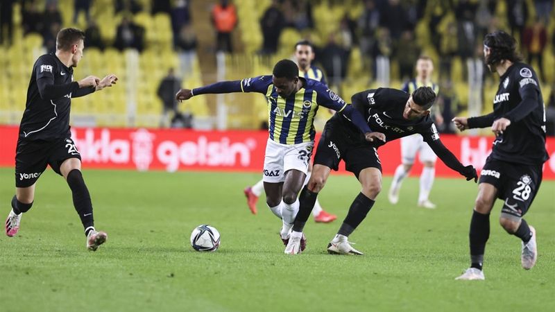 Fenerbahçe Altay'ı 2 golle geçti