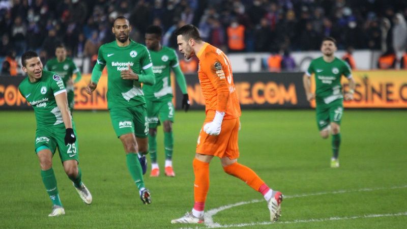 Okan Kocuk'un performansı alkış aldı