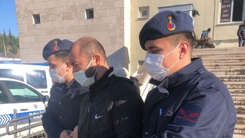 Sakarya'da para çalan hırsızlar tutuklandı