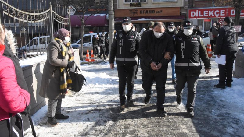 Eskişehir’de, 1 milyon 500 bin lira dolandıran 8 şüpheliye gözaltı