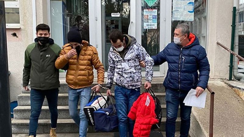 Edirne'de markete giren hırsızlar 19 şişe alkol çaldı