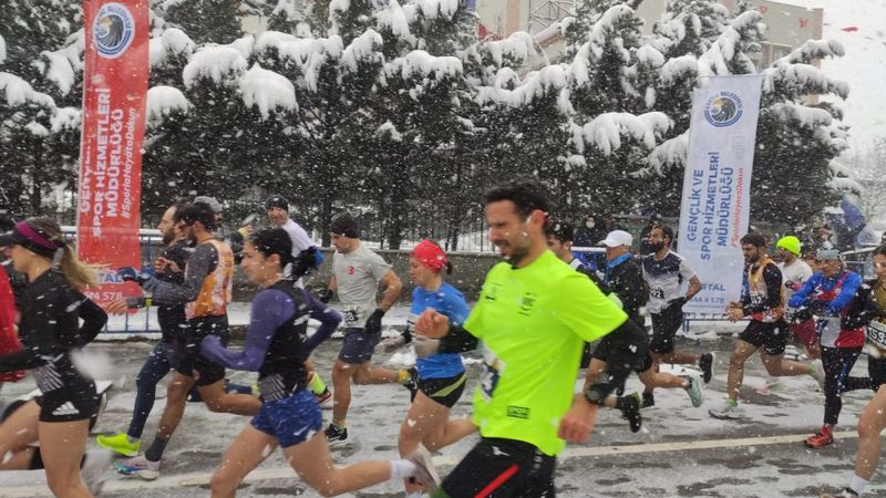 Kartal'da Gazeteci Uğur Mumcu için koştular