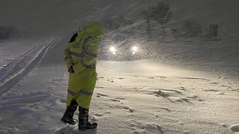 Konya'da Karaman istikameti hariç tüm yollar trafiğe kapatıldı