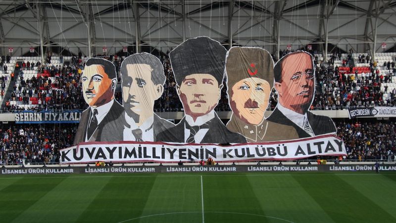 Altay taraftarından Kuvayı Milliye koreografisi