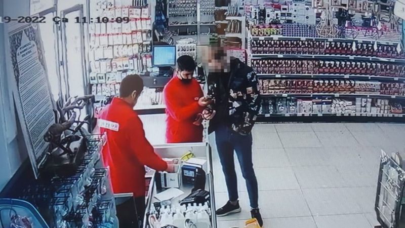 Antalya'da mağazadan çaldığı ürünleri iade edip parasını aldı