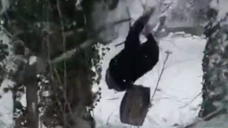 Bursalı gencin kızaklı kar kazası