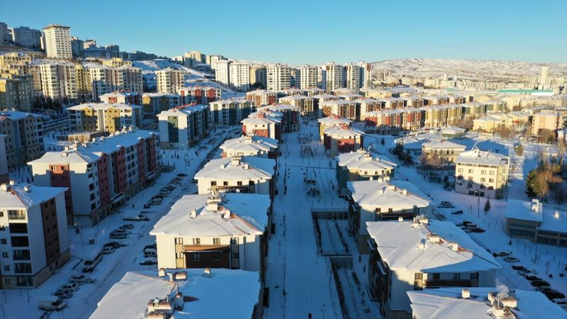 Elazığ ve Malatya'da depremzedeler yeni konutlarında yaşamını sürdürüyor