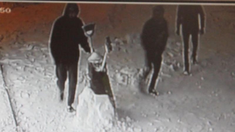 Malatya'da eğlence için kardan adam çalıp kaçtılar