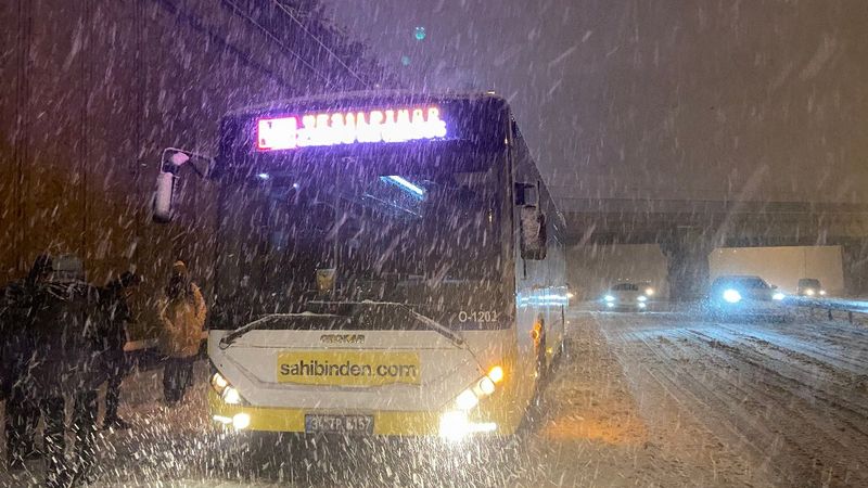 İstanbul'da otobüs çilesi