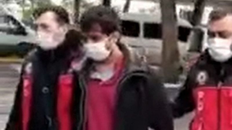 Balıkesir'de 5 yıl önce kendisini döven kemancıyı öldürdü