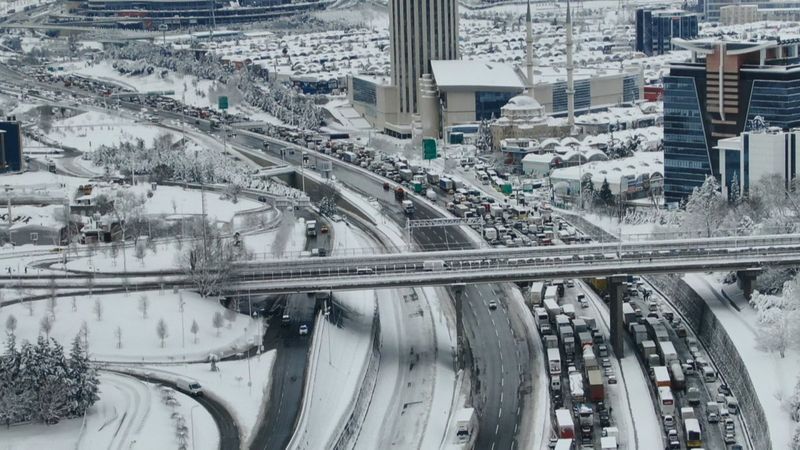 İSTOÇ mevkiinde yüzlerce aracın bekleyişi sürüyor