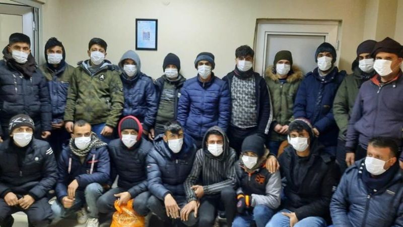 TEM'de durdurulan araçtan 21 kaçak göçmen çıktı