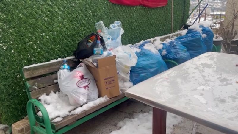 Sarıyer'de toplanmayan çöplere tepki