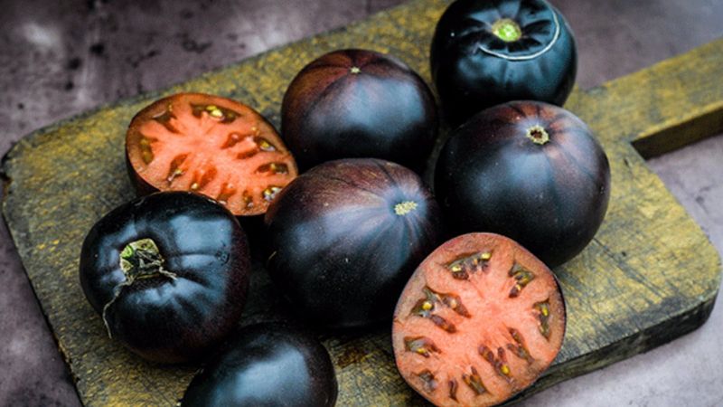 Kırmızıyı sollar: Siyah domatesin faydaları