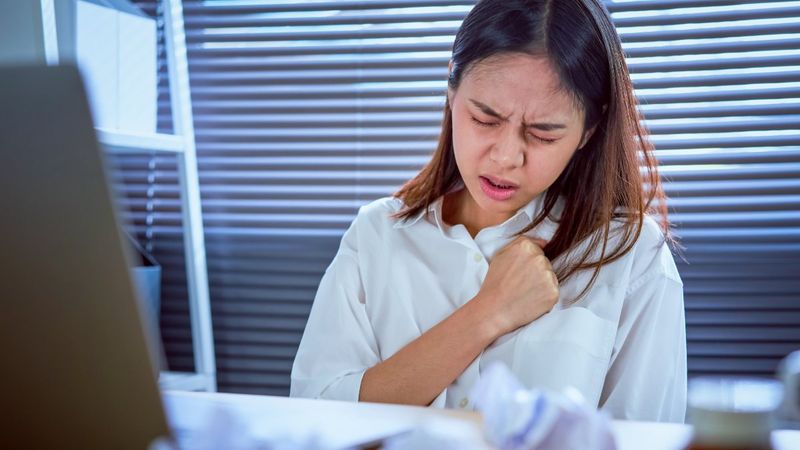 Nefes alırken kalpte ağrı oluşmasının en yaygın nedenleri