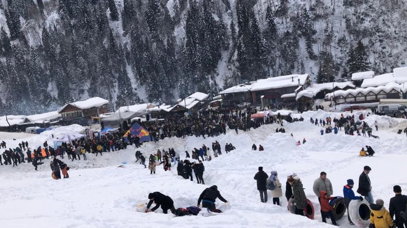 Ayder Kar Festivali'nin ilk günü renkli görüntülere sahne oldu