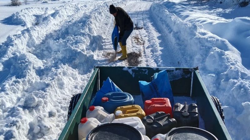 Kayseri'de ahırlar dondu, hayvanlar susuz kaldı