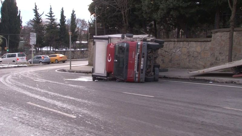 Pendik’te hem kazayı görüntüledi hem spiker gibi anlattı