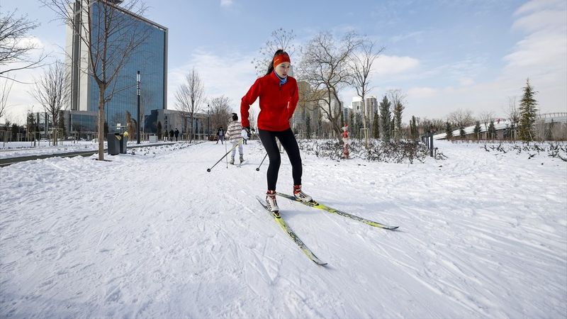 Başkent Millet Bahçesi, kış sporu tutkunlarının uğrak noktası oldu
