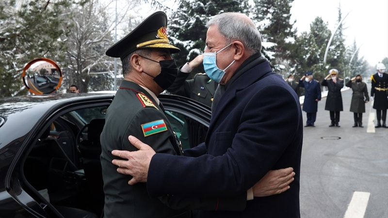 Hulusi Akar, Azerbaycanlı mevkidaşı Hasanov ile görüştü