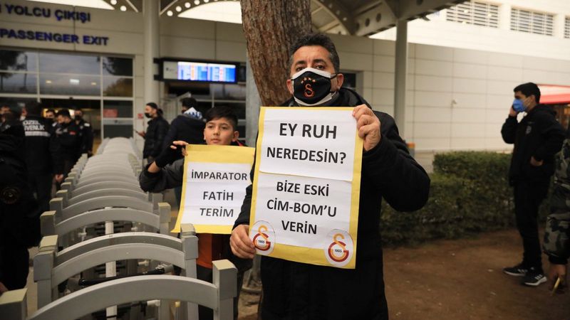 Galatasaray'a, Antalya'da mesajlı karşılama