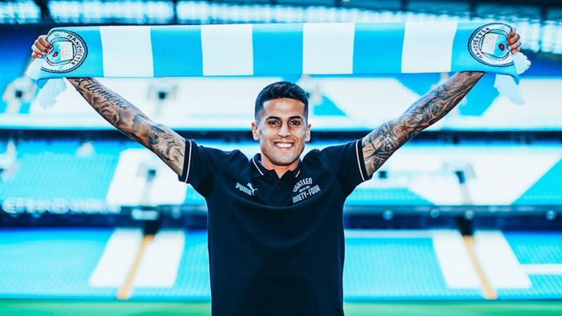 Joao Cancelo 2027'ye kadar City'de