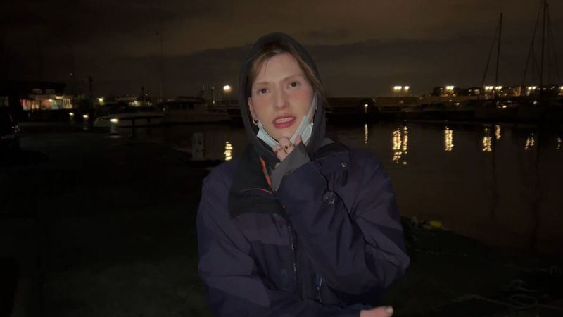 Model Ece Su Uçkan, Kadıköy’de taksi ile denize uçtu