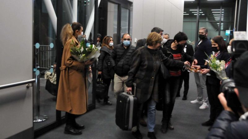 Ermenistan'dan gelen ilk uçak İstanbul'a indi