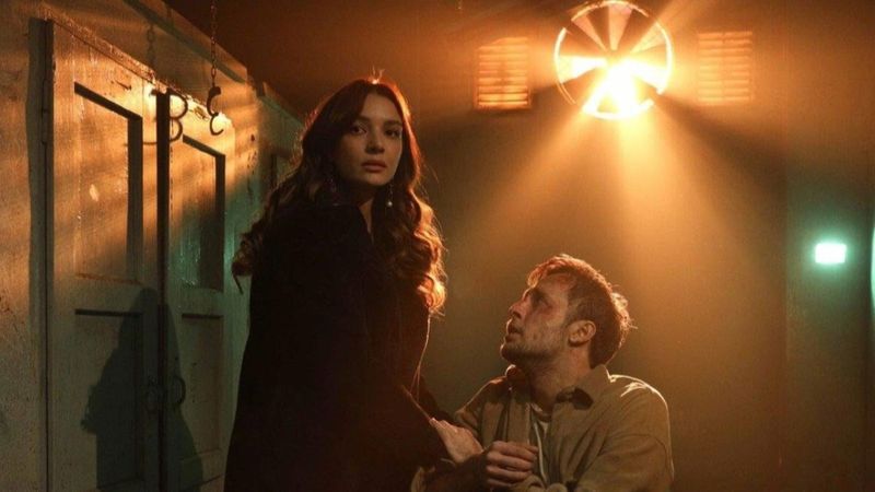 Yalnız Kurt Esra ölecek mi? Damla Colbay diziden ayrılıyor mu? Akıbeti belli oluyor...