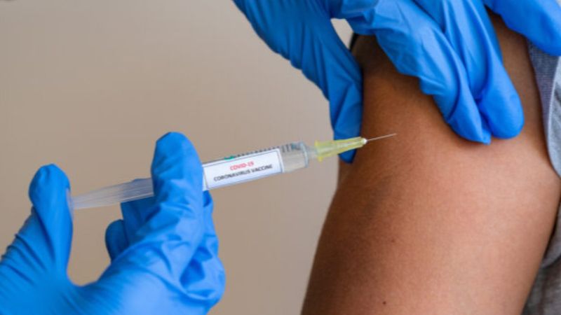 Yunanistan, iki yeni aşının kullanımına başlıyor