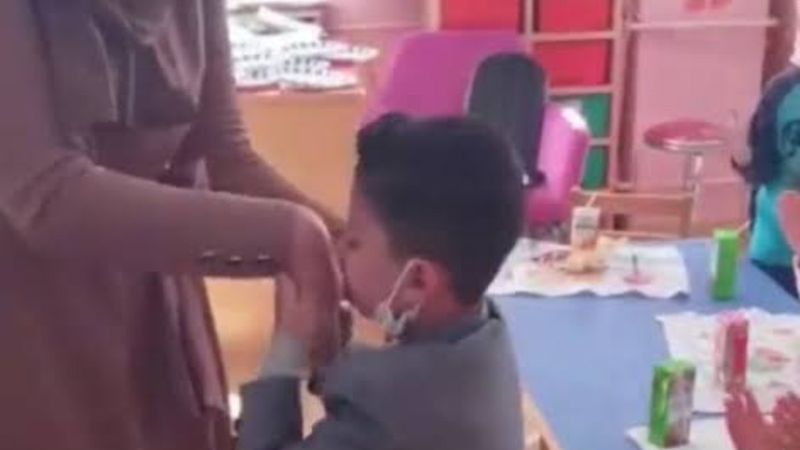 Öğrencisinin doğum gününü paylaşan öğretmenin görev yeri değiştirildi