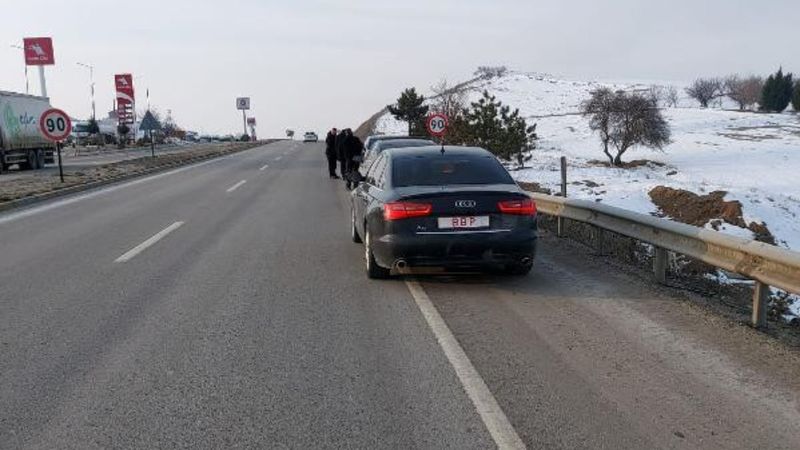 Mustafa Destici'nin aracı köpeğe çarptı