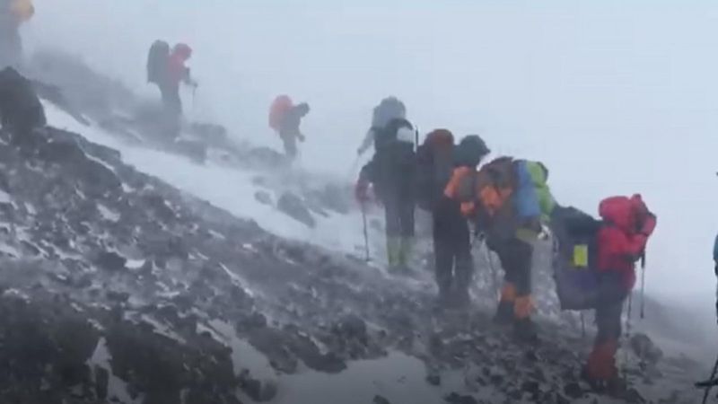 İranlı dağcılar Ağrı Dağı’nda ölümden döndü