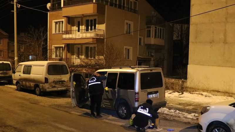 Afyonkarahisar'da birliktelik yaşadığı kadınla eski kocasını vurdu