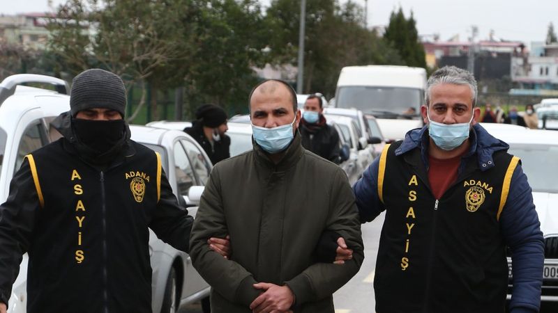 Adana'da 68 bin euroyu çalmak isterken yakalandı